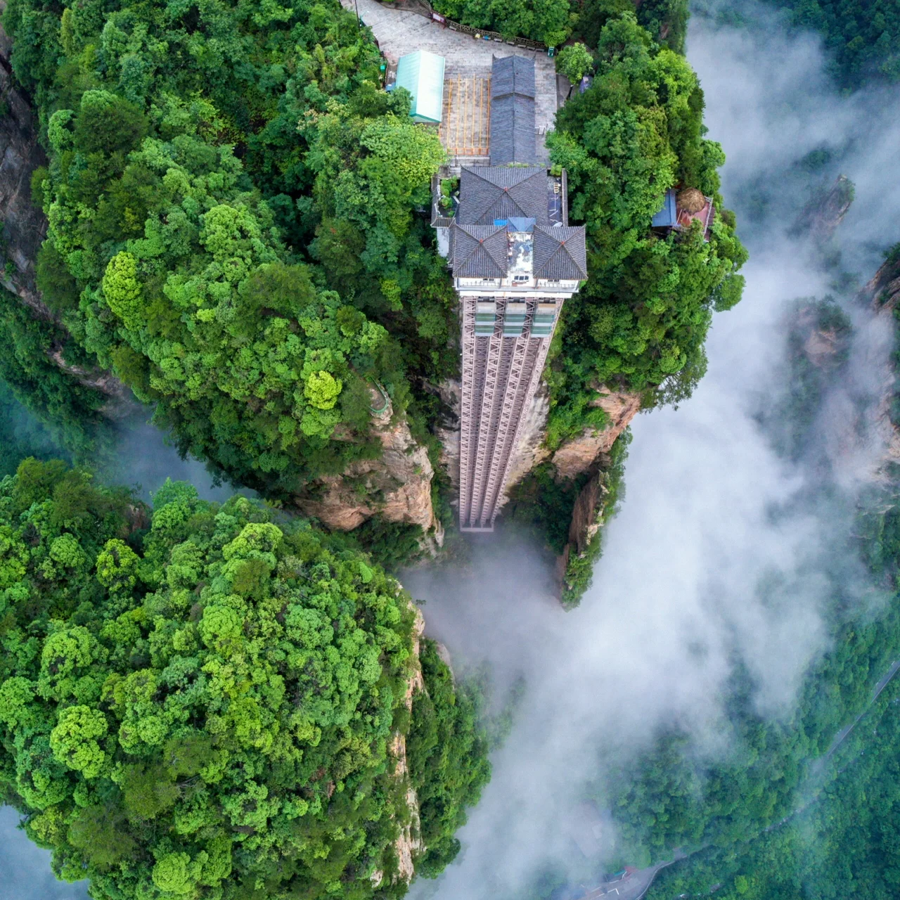 Hundred Dragons Elevator