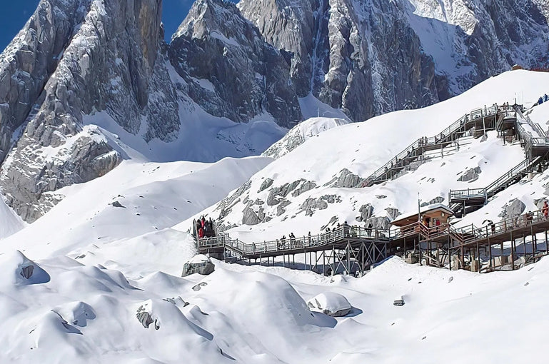 Lijiang + Jade Dragon Snow Mountain + Shangri-La + Xishuangbanna8-Day 7-Night Private Tour