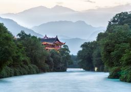 Chengdu + Qingcheng Mountain + Dujiangyan + Sanxingdui Museum3Day 2Night Private Tour