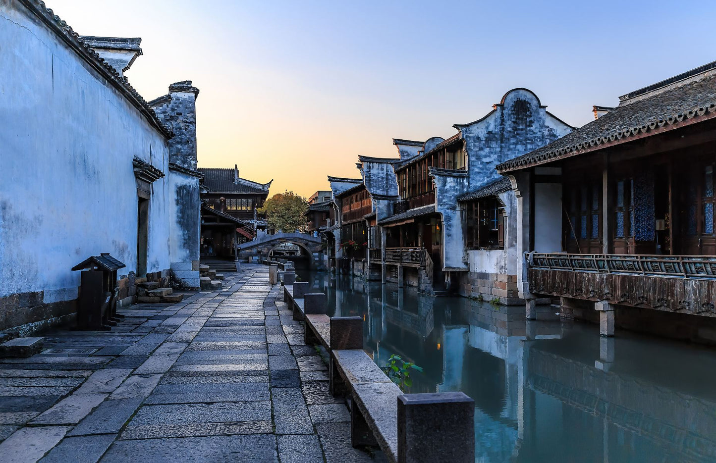 6-Day Nanjing-Wuxi-Suzhou-Wuzhen-Hangzhou-Shanghai Private Tour