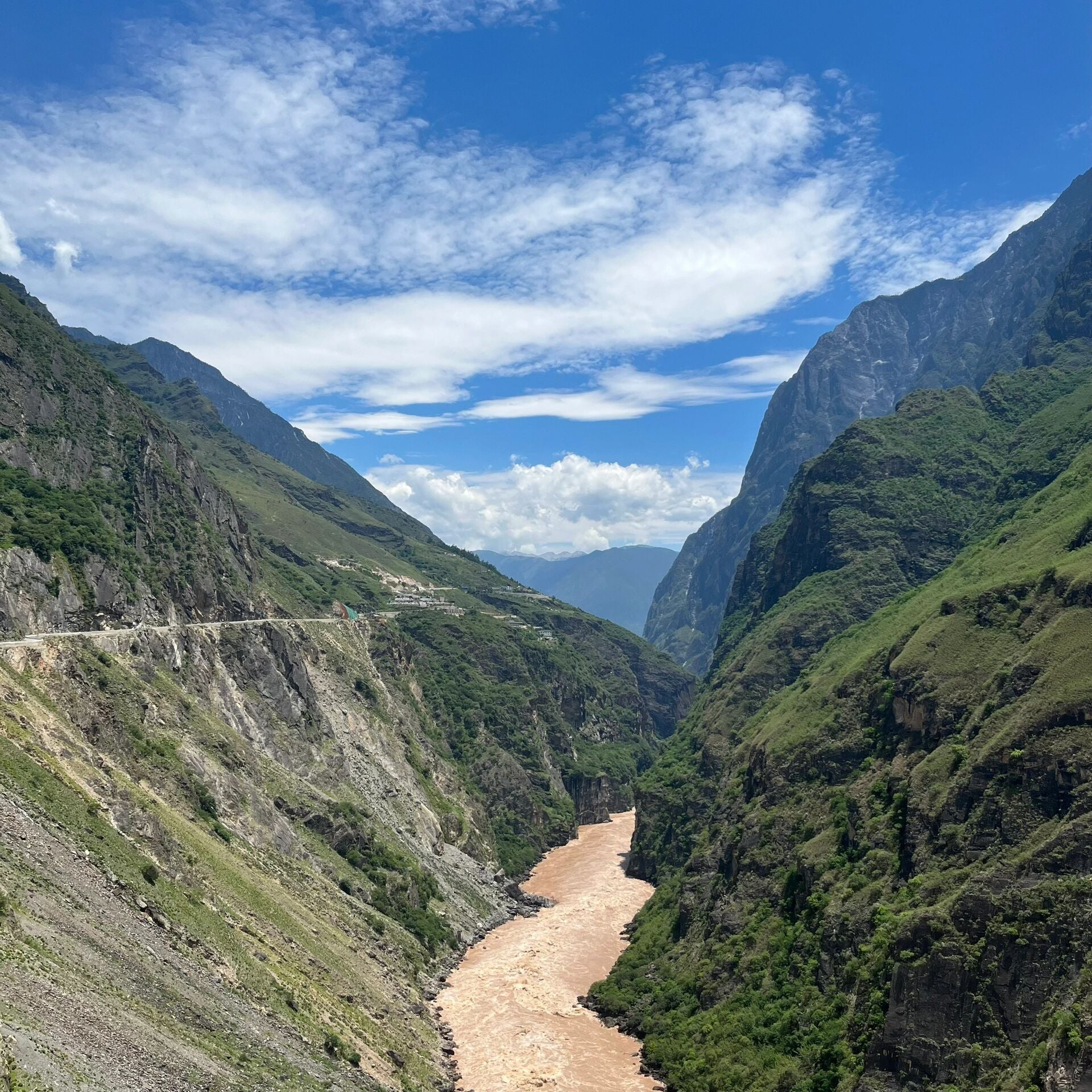虎跳峡