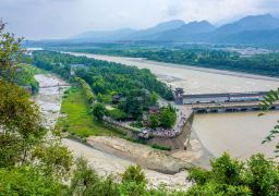 Chengdu + Qingcheng Mountain + Dujiangyan + Sanxingdui Museum3Day 2Night Private Tour