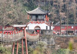 Chengdu + Qingcheng Mountain + Dujiangyan + Sanxingdui Museum3Day 2Night Private Tour