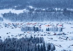 Xinjiang Urumqi, Heavenly Lake, Kanas, Hemu & Sayram Lake7-Day 6-Night Private Tour