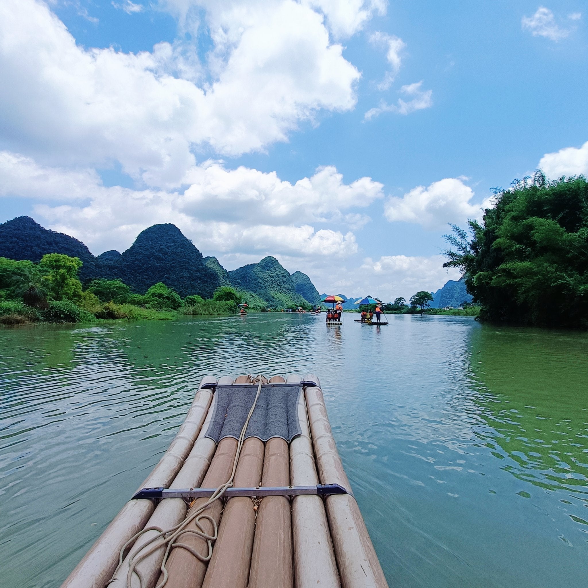 Yulong River bamboo raft