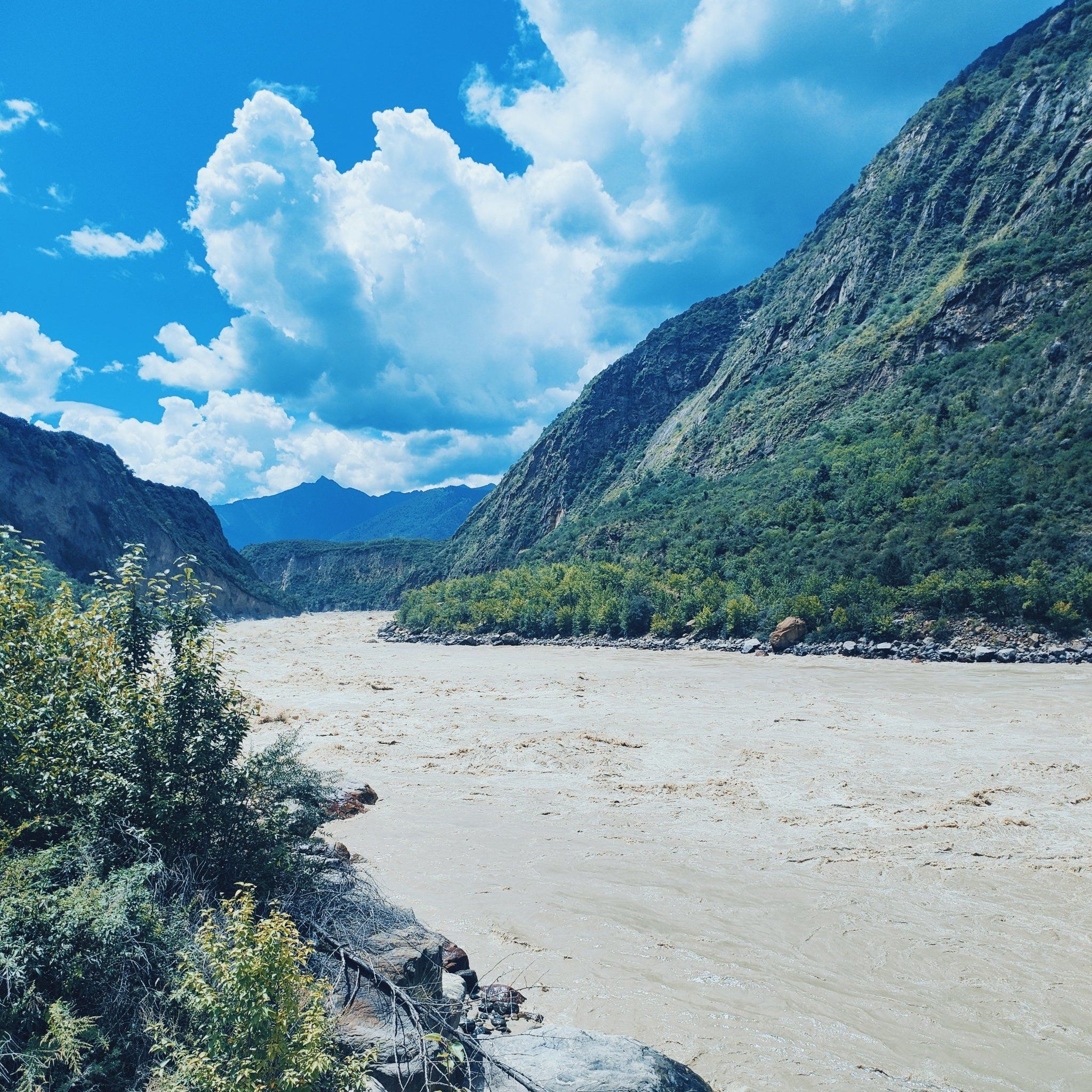 The Yarlung Zangbo River