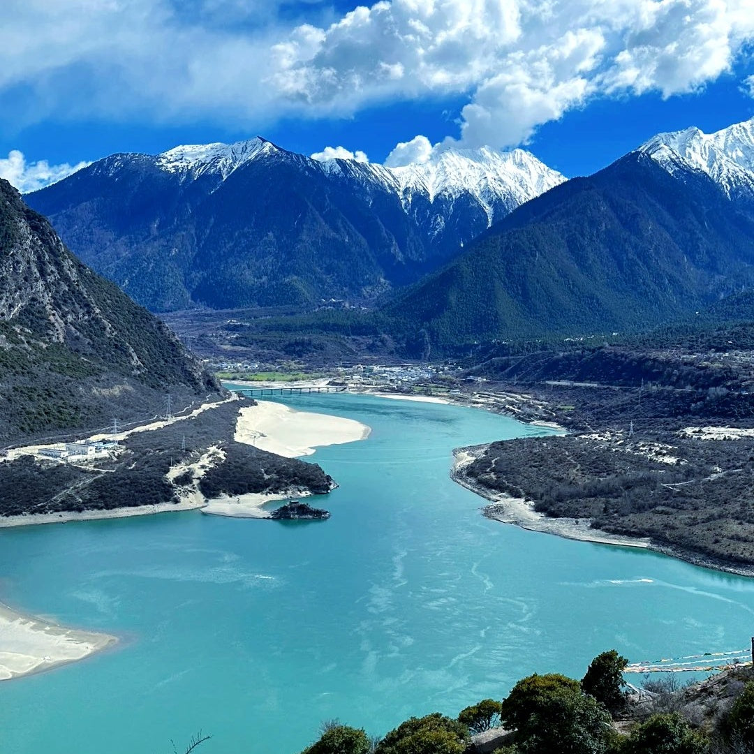 The Yarlung Zangbo River