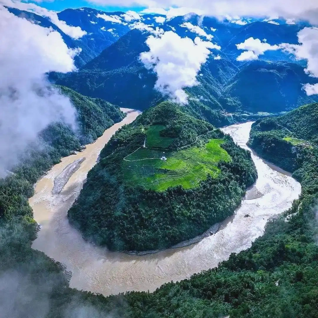The Yarlung Zangbo River