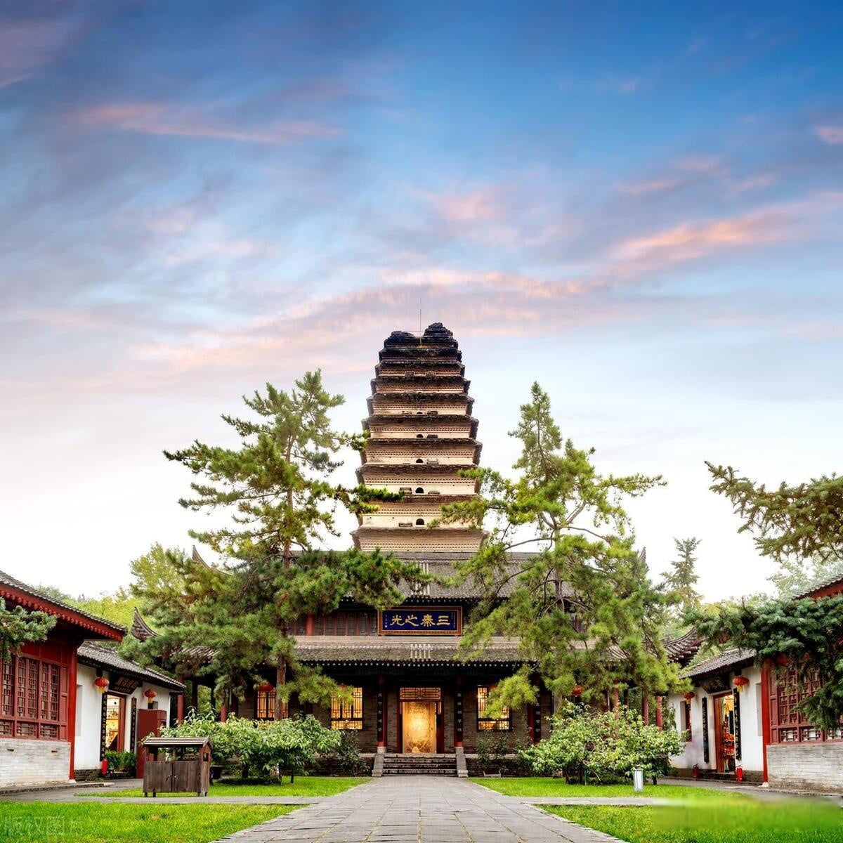 The Small Wild Goose Pagoda + Xi'an Museum