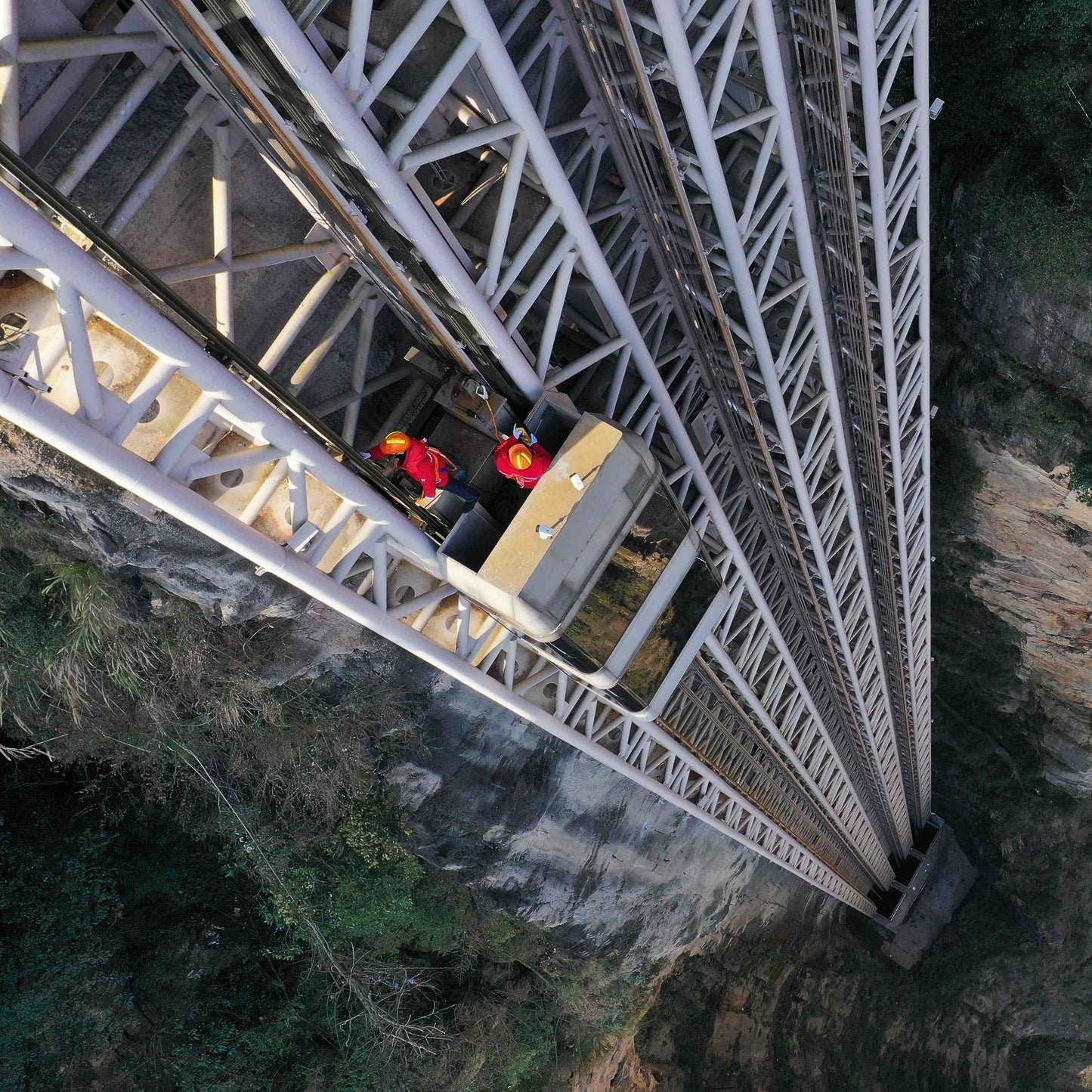 Hundred Dragons Elevator